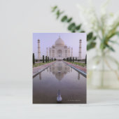 de Taj Mahal komt perfect tot uiting in de pool in Briefkaart (Staand voorkant)