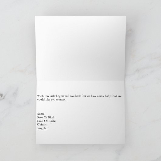 De Tenen van het baby Aankondiging (Binnen)