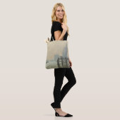 De Thames onder Westminster van Claude Monet Tote Bag (Op model)