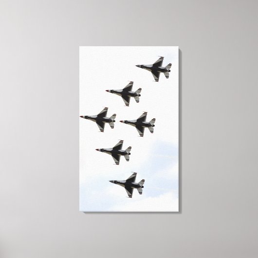 De Thunderbird vormt een 6-schip Delta-formatie Canvas Afdruk (Voorkant)