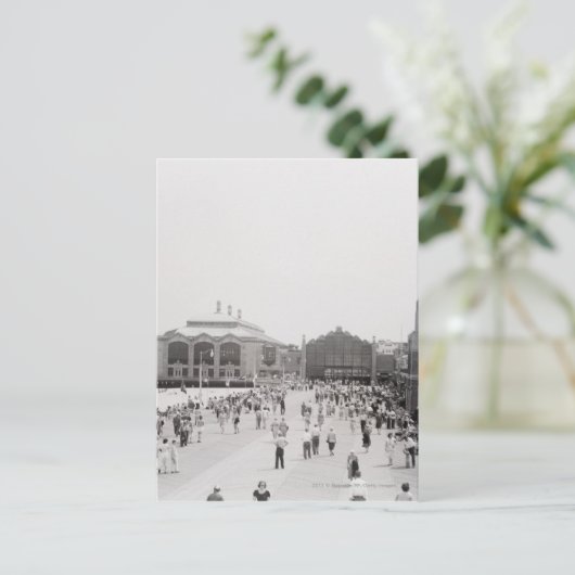 De toeristen van de toevlucht op promenade briefkaart (Staand voorkant)