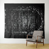 De Tovenarij Deur — door BurnsInHell Wandkleed (In Situ (horizontaal))