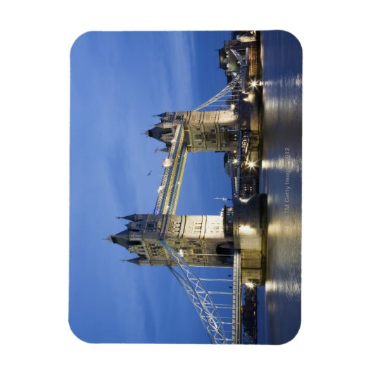 De towerbrug in Dusk Magneet (Verticaal)