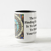 De truc om geluk te vinden is om te leren hoe... mok (Midden)