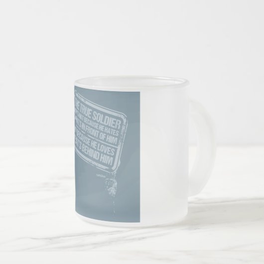 De True Soldier-Mok Matglas Koffiemok (Voorkant rechts)