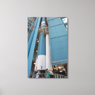 De tweede vaste raketmotor wordt in een loodje gep canvas afdruk