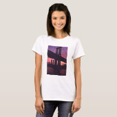 De Twin Towers en een Manhattan Bridge Tower bij d T-shirt (Voorkant volledig)