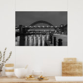 De Tyne Bridge 's nachts Poster (Keuken)