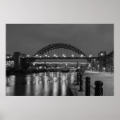 De Tyne Bridge 's nachts Poster (Voorkant)