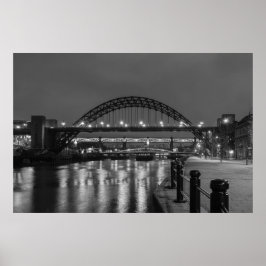 De Tyne Bridge 's nachts Poster