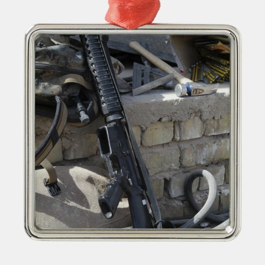 De uitrusting van een zee metalen ornament (Voorkant)