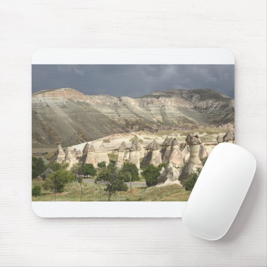 De unieke schoorstenen van Cappadocia, Turkije. Muismat (Met muis)