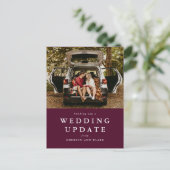 De update van het huwelijk verandert de datum maro briefkaart (Staand voorkant)