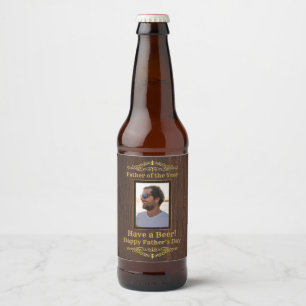 De vader van het Jaar heeft een Malplaatje van de Bier Etiket