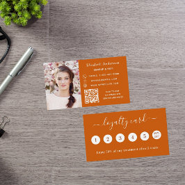 De verbrand oranje QR de bedrijfloyaliteitenkaart  Visitekaartje