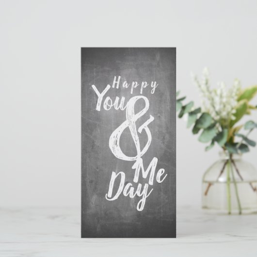 De verjaardag van de groeten op het bord (Staand voorkant)