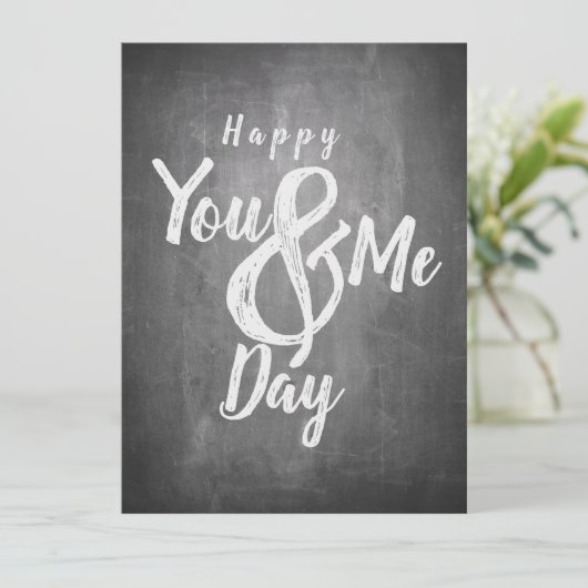 De verjaardag van de groeten op het bord (Staand voorkant)