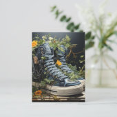 De verlaten Sneakers groeibloemen Briefkaart (Staand voorkant)