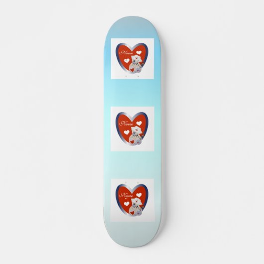 De verpleegster draagt met de T-shirts en de Gifte Persoonlijk Skateboard (Voorkant)