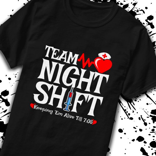 De Verschuiving van de Nacht van het team - de Ver T-shirt