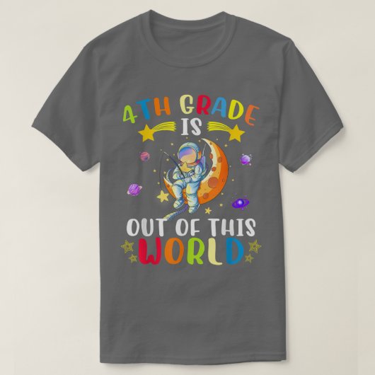 De vierde klas is uit deze wereldastronaut terug n t-shirt (Design voorkant)