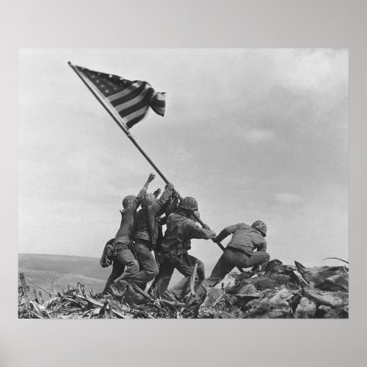 De vlag op Iwo Jima verhogen door Joe Rosenthal Poster (Voorkant)