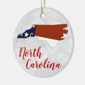 De vlaggenkaart van de staat North Carolina Keramisch Ornament (Links)