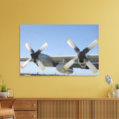 De vleugels van een LC-130 Hercules Canvas Afdruk (Insitu (Woonkamer))