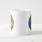 De volledige aarde toont topografische gegevens. grote koffiekop (Voorkant)