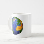 De volledige aarde toont topografische gegevens. koffiemok (Voorkant links)