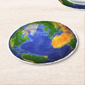 De volledige aarde toont topografische gegevens. ronde kartonnen onderzetter (Gebogen)