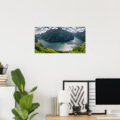 De volledige Geirangerfjord in het poster van pano (Thuiskantoor)