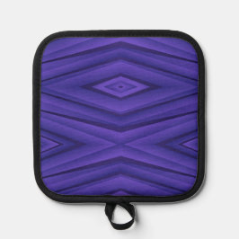 De voorkant toont een paars geometrisch patroon pannenlap