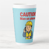 De "VOORZICHTIGHEID! Man aan de telefoon!" Latte M Latte Mok (Voorkant)