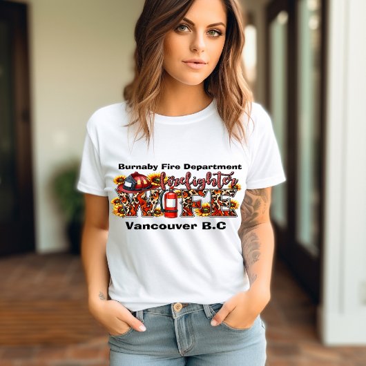 De vrouw van de brandweerman steunt hem trots t-shirt