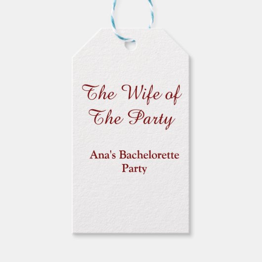 De vrouw van de party vrijgezellenfeest naam datum cadeaulabel (Voorkant)