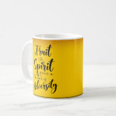 De vrucht van de gedistilleerde drank groeit in de koffiemok (Voorkant links)