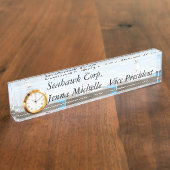 De vuurtoren op het plein - naambordje (Zijkant)