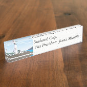 De vuurtoren op het plein - naambordje (Zijkant)