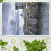 De vuurtoren van Cape Neddick, York, Maine Theedoek (Gevouwen)