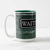 De Wachtkamer Tweekleurige Koffiemok (Links)