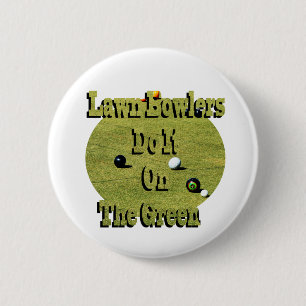 De wandelaars doen het op groen, grappig ronde button 5,7 cm