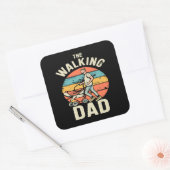 de wandelende papa vierkante sticker (Envelop)