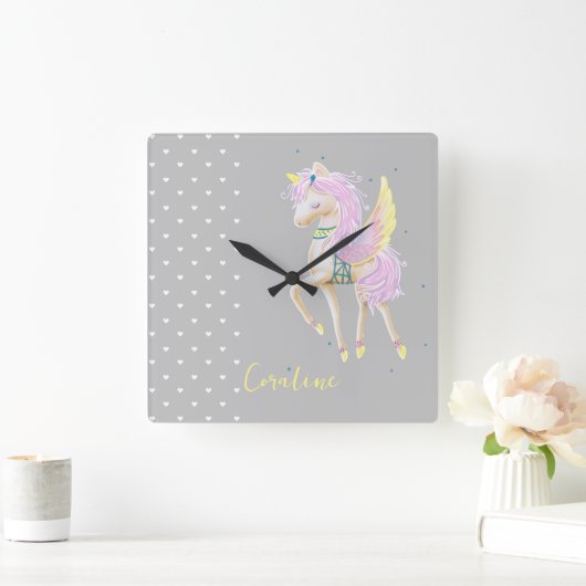De wandklok heeft een schattig eenhoornontwerp. (Huis)