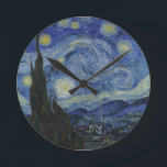 De wandklok van de Sterrennacht<br><div class="desc">De Sterrennacht van Vincent van Gogh De Sterrennacht is een schilderij van de Nederlandse postpressionistische kunstenaar Vincent van Gogh. Het schilderij schildert 's nachts het uitzicht buiten zijn sanitariumkamerraam af, hoewel het overdag uit het geheugen is geschilderd. Het centrum show het dorp Saint-Rémy onder een zwakkere hemel, in een uitzicht...</div>