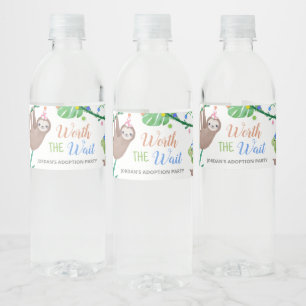 De waterfles van de partij die wacht op adoptie waterfles etiket