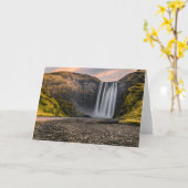 De Waterval van Skogafoss in de Zonsopgang van de Kaart (Gele Bloem)