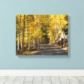 De Weg Gaat Door de Espen Canvas Afdruk (Insitu (Houten vloer))
