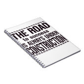 de weg naar succes wordt altijd in aanbouw notitieboek (Rechterzijde)