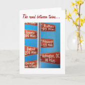 DE WEG TUSSEN TWEELINGEN IS NOOIT VERJAARDAG KAART (Gele Bloem)